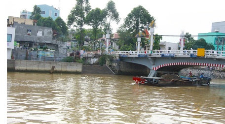 Vĩnh Long: Ứng phó triều cường, mưa giông
