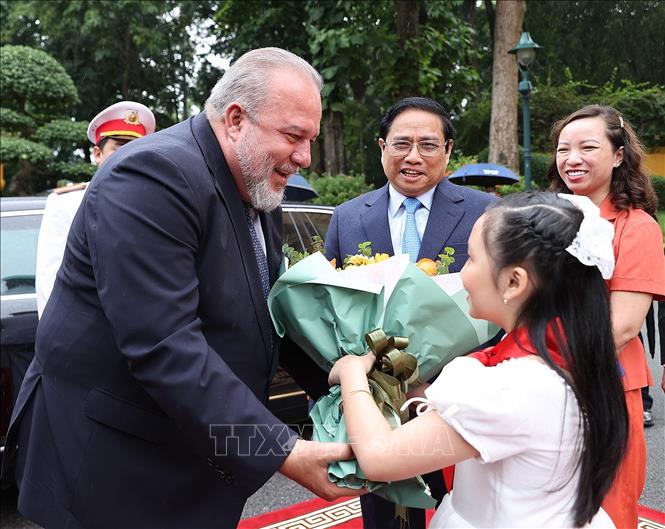 Thủ tướng Phạm Minh Chính chủ trì Lễ đón Thủ tướng Cuba Manuel Marrero Cruz