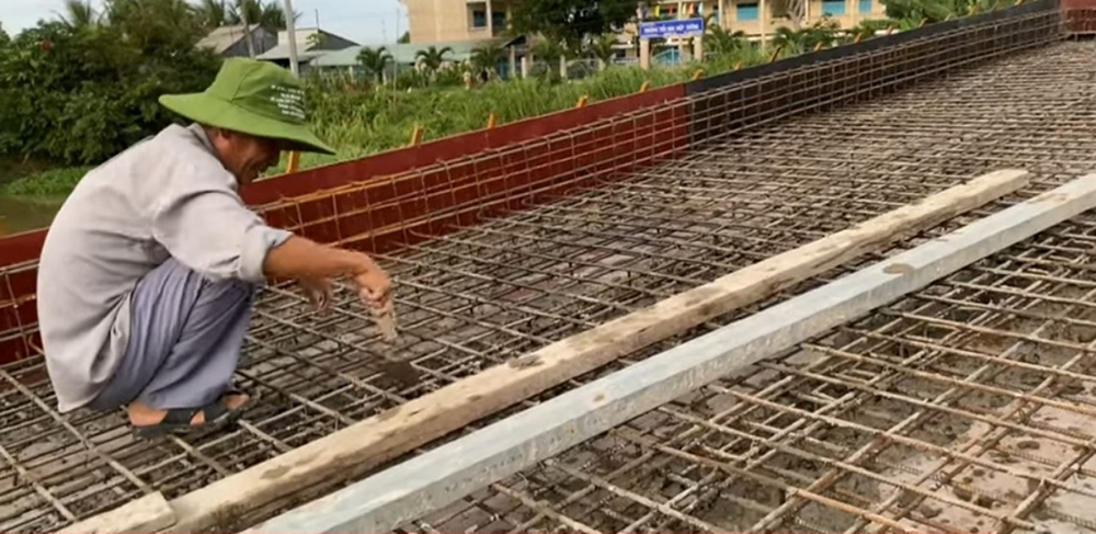 Phát huy vai trò nêu gương của đảng viên huyện Phú Tân trong học tập và làm theo tư tưởng, đạo đức, phong cách Hồ Chí Minh