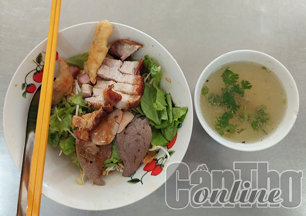 Hủ tiếu Ý Huôi