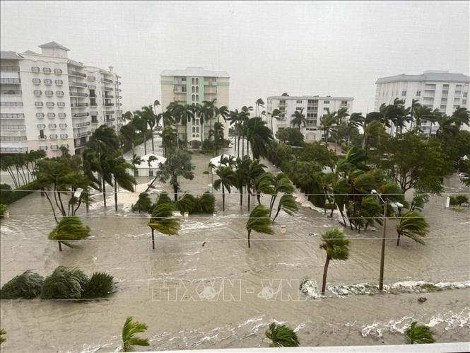 Bão Ian gây ngập lụt nghiêm trọng nhất trong 500 năm tại bang Florida, Mỹ