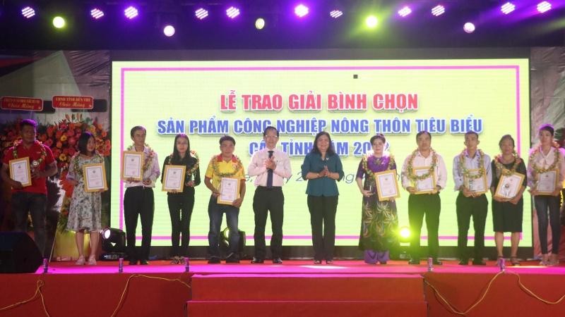 Bến Tre khai mạc hội chợ triển lãm sản phẩm công nghiệp nông thôn