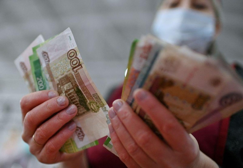 Đồng ruble của Nga cao nhất so với đồng euro trong 8 năm qua