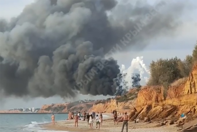 Cháy lớn ở sân bay Crimea