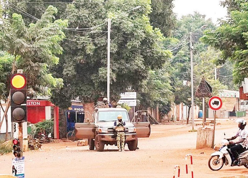 Binh sĩ Burkina Faso lật đổ chính quyền quân sự