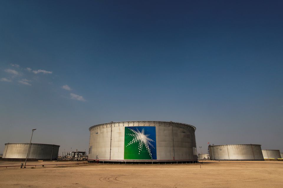 Saudi Arabia có thể tăng giá dầu thô bán sang châu Á