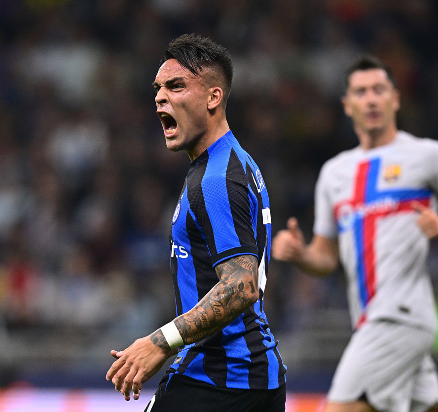 Barcelona phơi áo trên sân Inter Milan