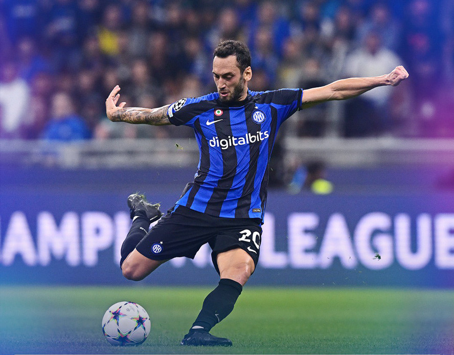 Barcelona phơi áo trên sân Inter Milan
