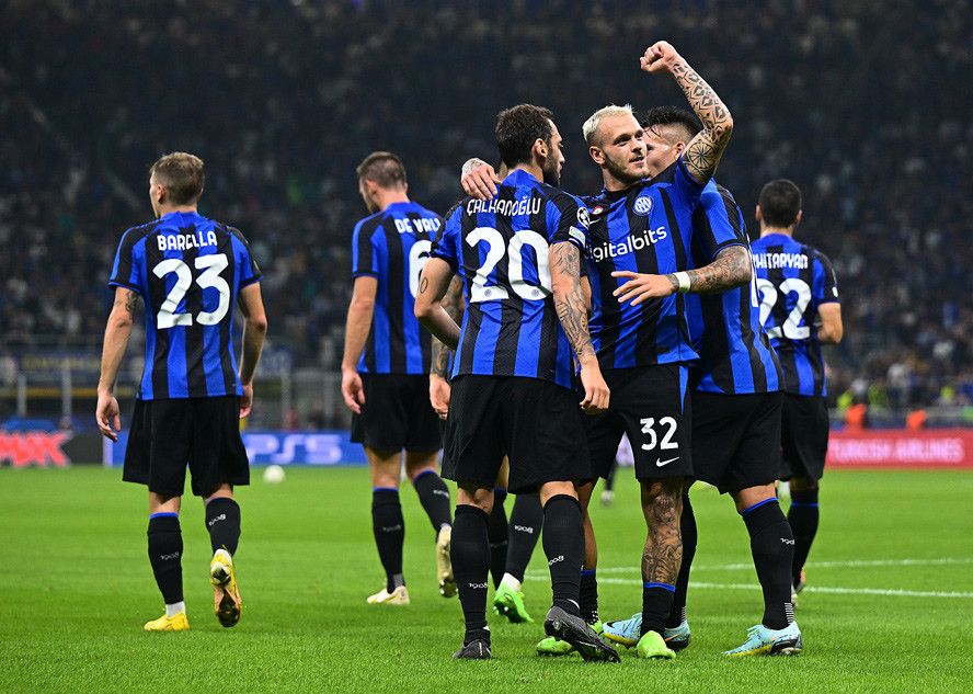Barcelona phơi áo trên sân Inter Milan