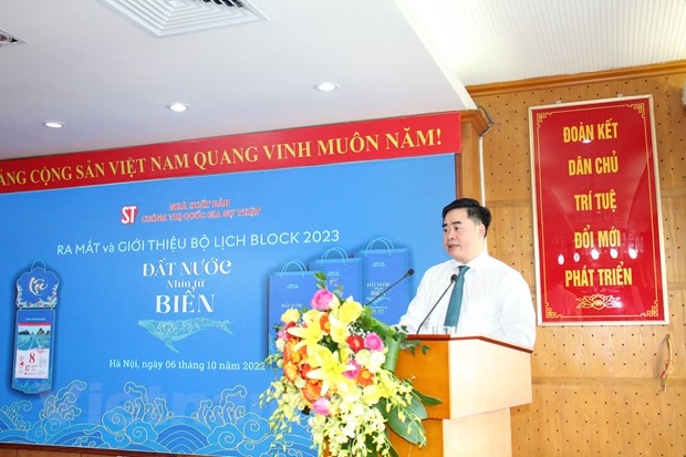 'Đất nước nhìn từ biển': Bộ lịch quảng bá vẻ đẹp biển đảo Việt Nam