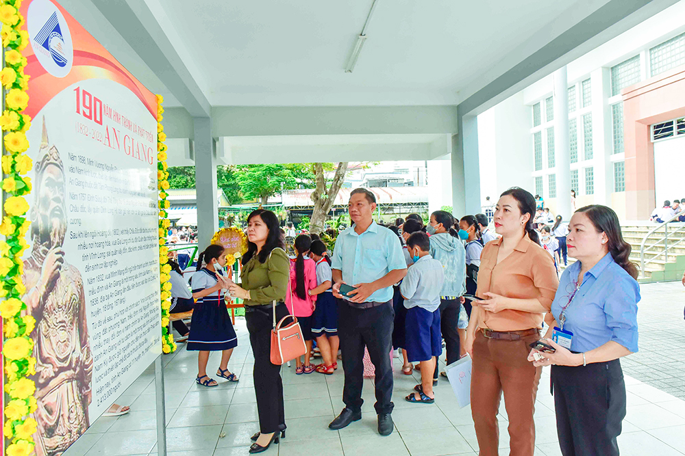 Trường Tiểu học Nguyễn Du tổ chức hoạt động chào mừng kỷ niệm 190 năm thành lập tỉnh An Giang (1832- 2022)