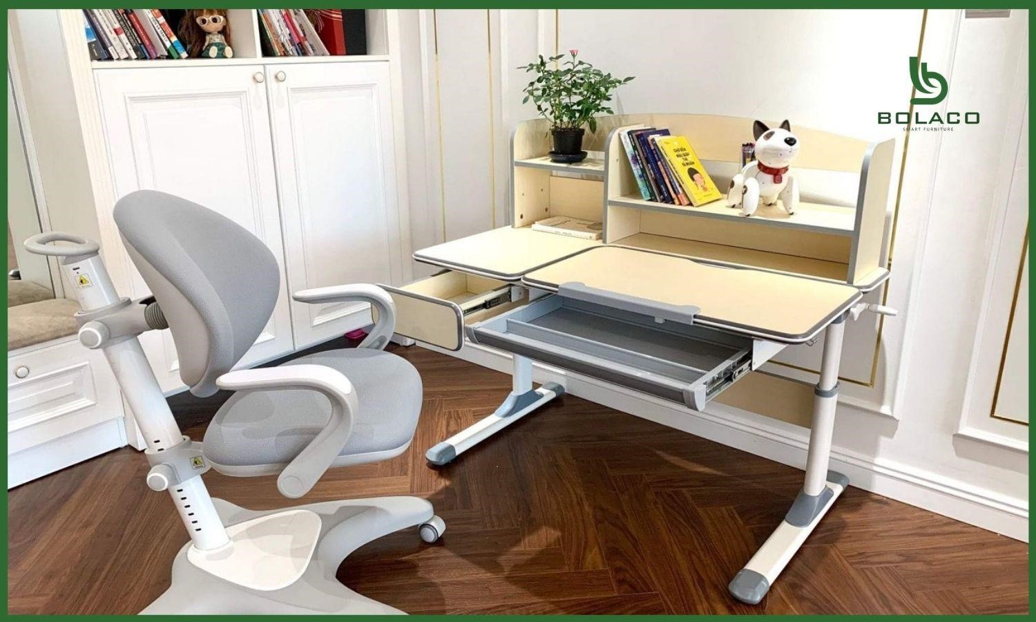Bàn học Bolaco – giải pháp bàn học thông minh chống gù cho bé