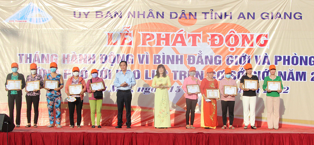 UBND tỉnh An Giang phát động ra quân Tháng hành động vì bình đẳng giới và phòng, chống bạo lực trên cơ sở giới