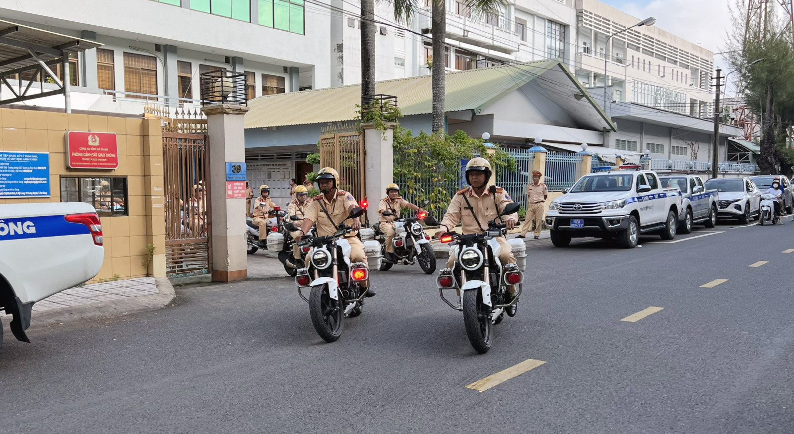Công an An Giang ra quân cao điểm bảo đảm trật tự, an toàn giao thông, trật tự xã hội cao điểm Tết
