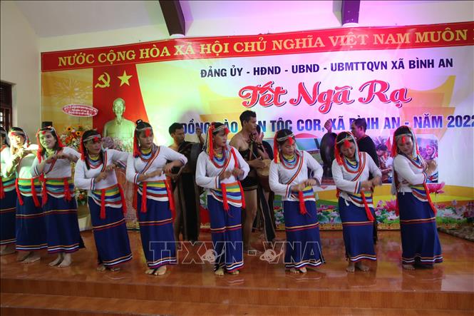 Độc đáo Tết Ngã rạ của đồng bào Cor ở Quảng Ngãi