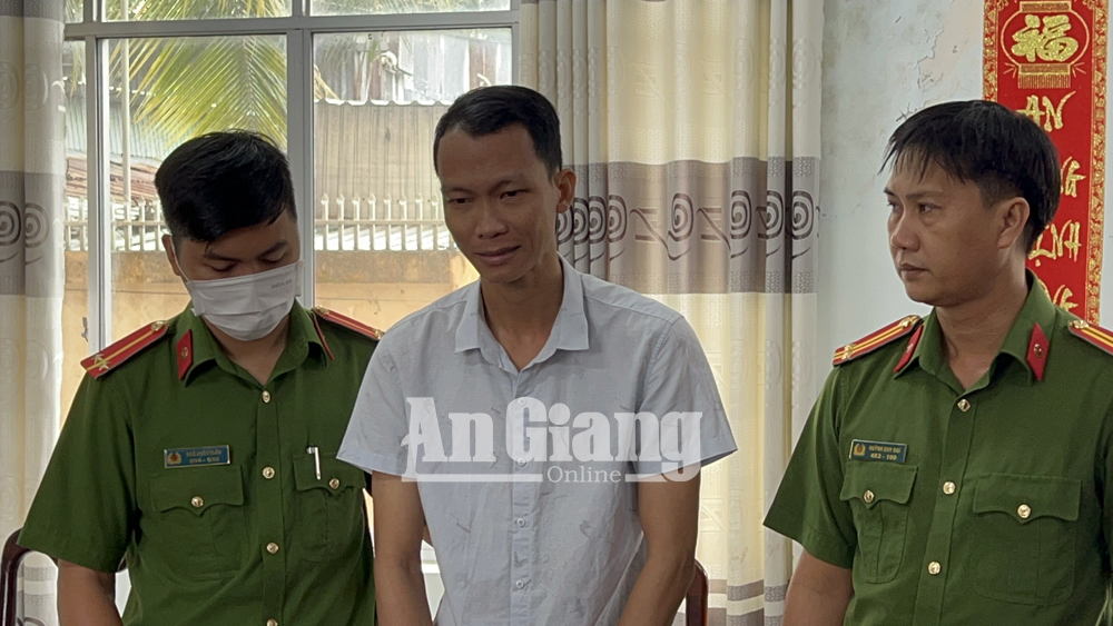 Khởi tố, bắt tạm giam 2 đối tượng liên quan vụ mua, bán trái phép hóa đơn chiếm đoạt ngân sách nhà nước ở Trường Tiểu học Võ Thị Sáu