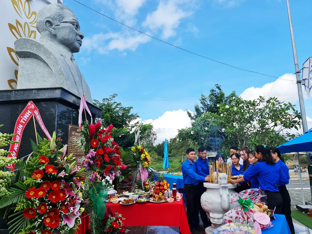 Mãi ghi nhớ công ơn của cố Thủ tướng Võ Văn Kiệt
