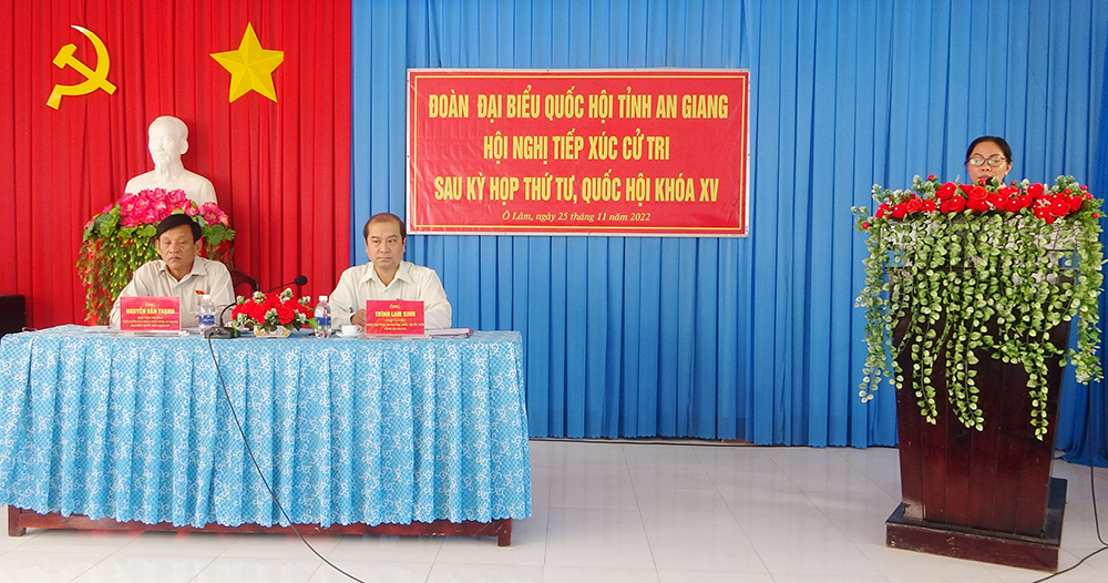Đại biểu Quốc hội tiếp xúc cử tri huyện Tri Tôn và An Phú