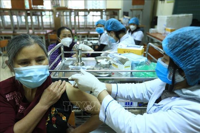 Ngày 26/11, cả nước có thêm 427 ca mắc mới COVID-19