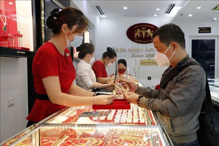 Giá vàng đang tìm kiếm mức hỗ trợ thấp hơn