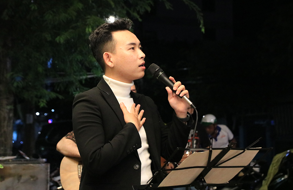 Không gian âm nhạc trong quán ăn