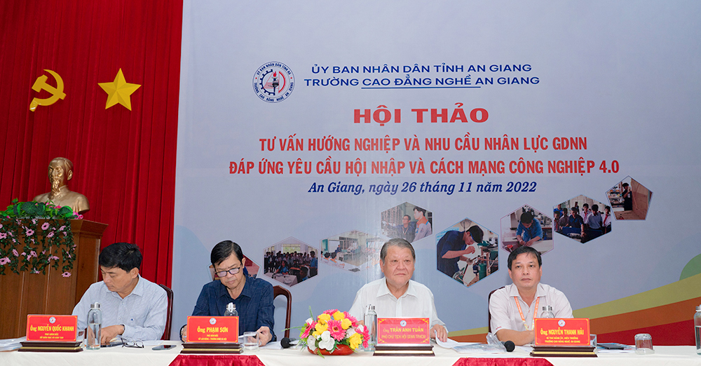 Hội thảo tư vấn hướng nghiệp và nhu cầu nhân lực giáo dục nghề nghiệp đáp ứng yêu cầu hội nhập và cách mạng công nghiệp 4.0