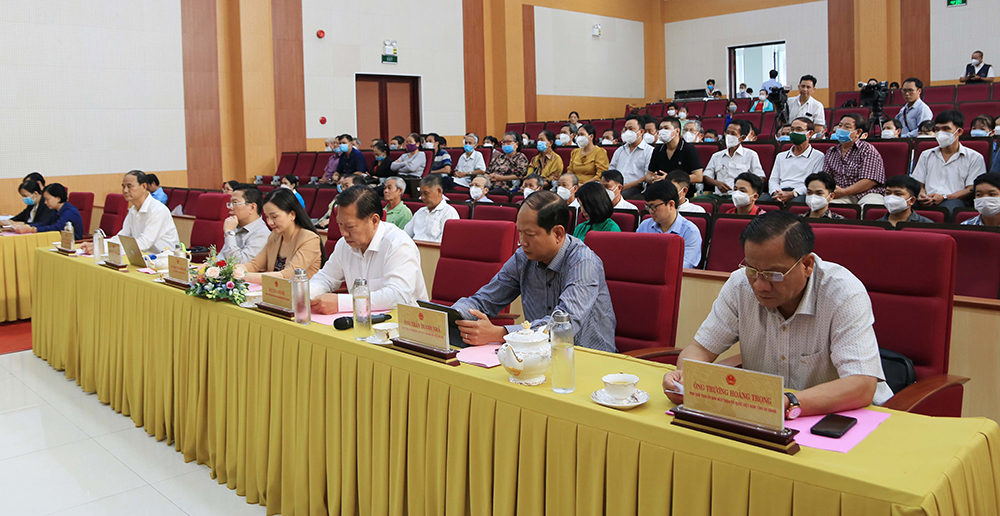 “Huyện Châu Phú cần tiếp tục chuyển dịch cơ cấu giữa đô thị và nông thôn một cách vững chắc”