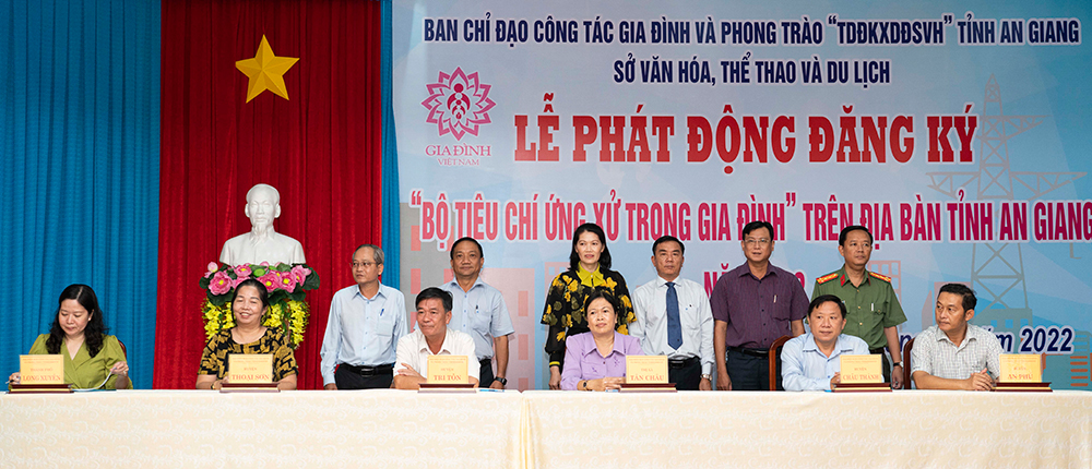 An Giang phát động đăng ký thực hiện Bộ tiêu chí ứng xử trong gia đình năm 2022
