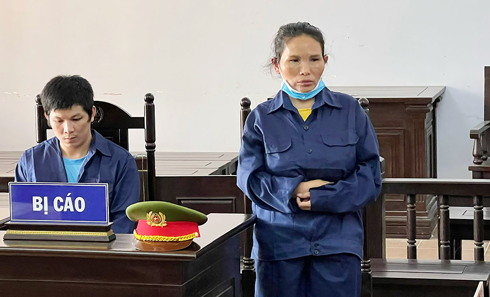 Nữ tặc sa lưới