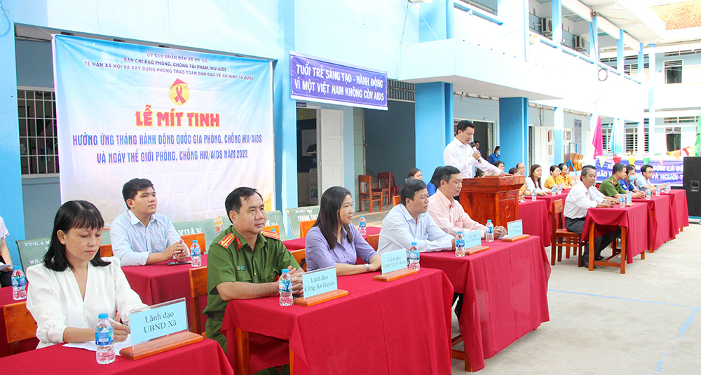 Chợ Mới ra quân Tháng hành động quốc gia phòng, chống HIV/AIDS năm 2022