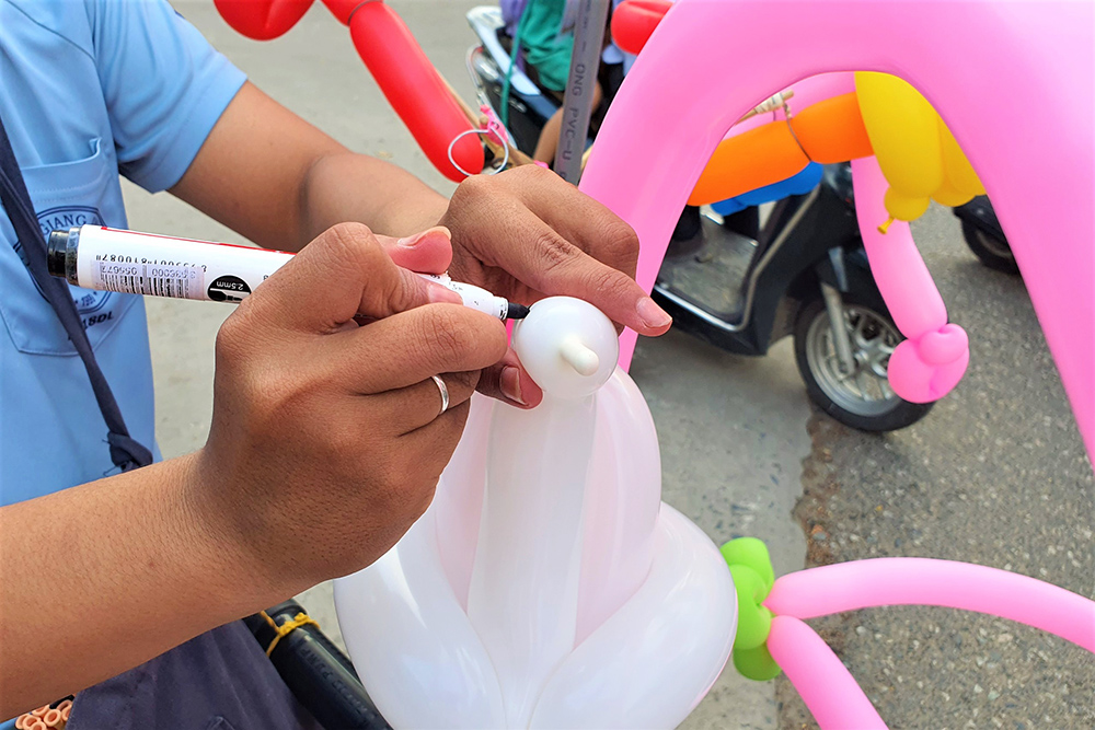 Độc đáo nghề tạo hình bong bóng nghệ thuật