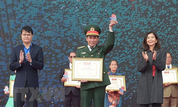 19 tập thể, cá nhân nhận Giải thưởng Tình nguyện Quốc gia năm 2022
