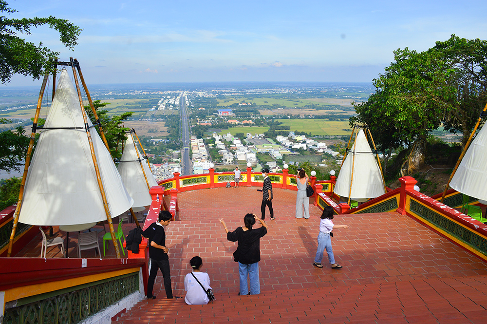 Vãn cảnh núi Sam