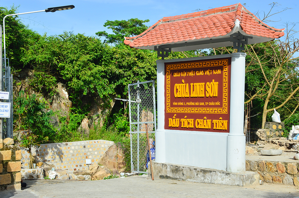 Vãn cảnh núi Sam
