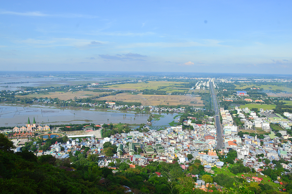 Vãn cảnh núi Sam