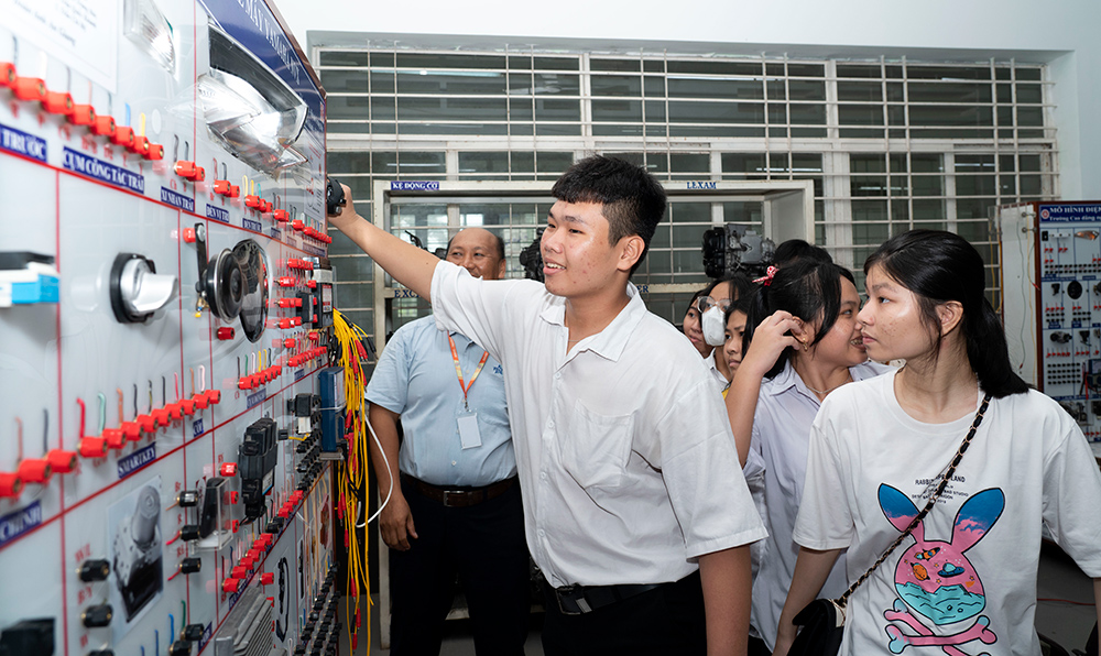 Trường Cao đẳng Nghề An Giang hướng nghiệp hòa nhập cho học sinh khuyết tật