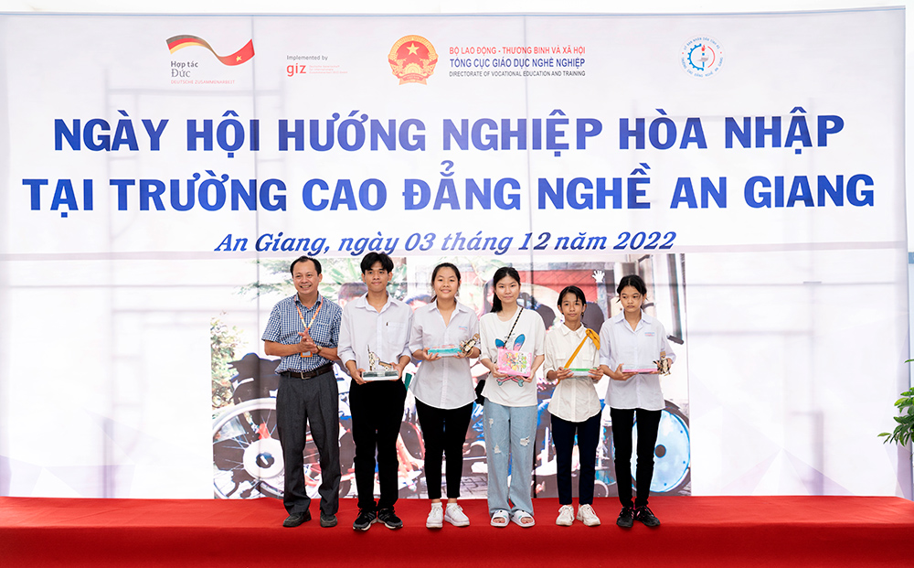 Trường Cao đẳng Nghề An Giang hướng nghiệp hòa nhập cho học sinh khuyết tật
