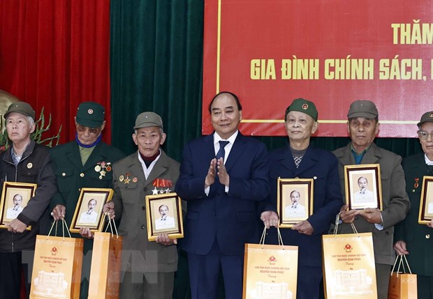 Chủ tịch nước dâng hương tưởng niệm, tri ân các bậc tiền bối