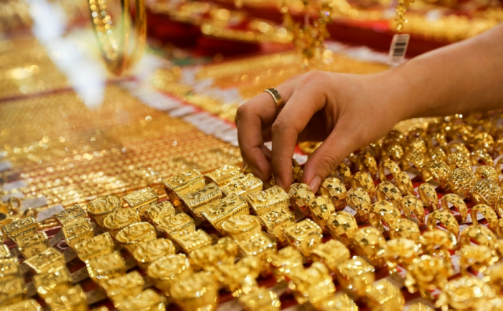 Giá vàng hôm nay 3/12: Vượt ngưỡng 1.800 USD/ounce