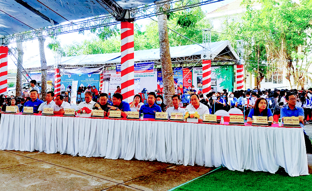 Ngày hội tư vấn nghề nghiệp và giới thiệu việc làm năm 2022 tại An Phú