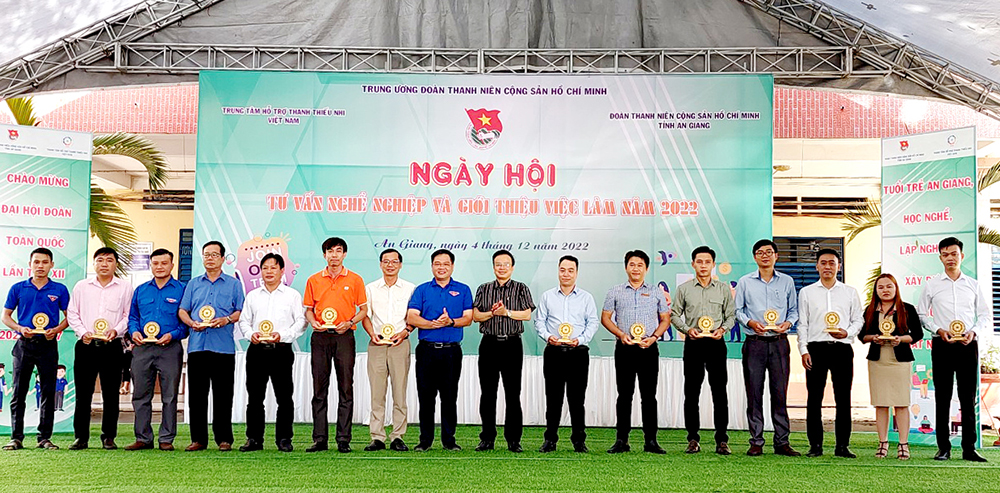 Ngày hội tư vấn nghề nghiệp và giới thiệu việc làm năm 2022 tại An Phú