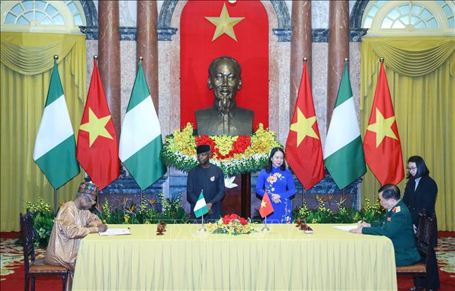Phó Chủ tịch nước Võ Thị Ánh Xuân chủ trì Lễ đón Phó Tổng thống CHLB Nigeria