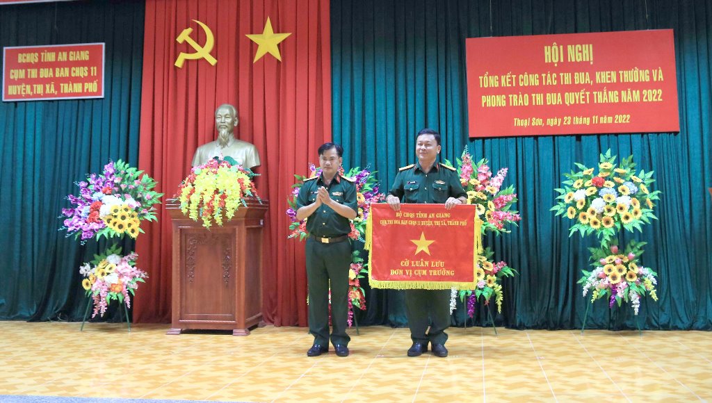 Cùng quyết thắng trong thi đua