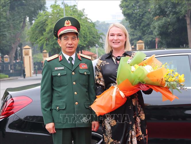 Bộ trưởng Bộ Quốc phòng Cộng hòa Séc thăm chính thức Việt Nam