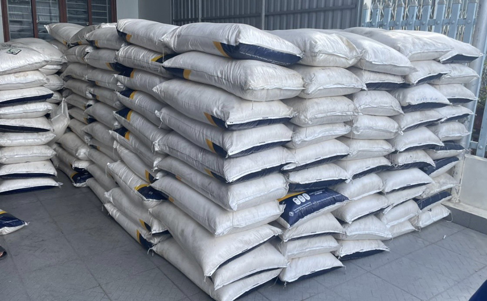 Bắt xe tải vận chuyển 16 tấn đường cát nghi vấn nhập lậu ở Tịnh Biên