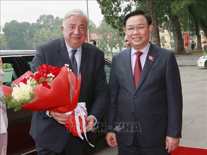 Chủ tịch Quốc hội Vương Đình Huệ đón, hội đàm với Chủ tịch Thượng viện CH Pháp