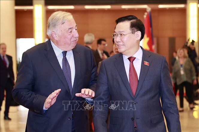 Chủ tịch Quốc hội Vương Đình Huệ đón, hội đàm với Chủ tịch Thượng viện CH Pháp