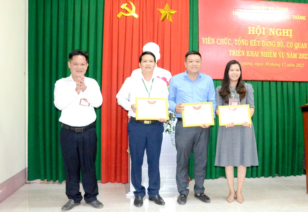Trường Chính trị Tôn Đức Thắng tăng cường đoàn kết, đạt nhiều kết quả đào tạo, nghiên cứu khoa học