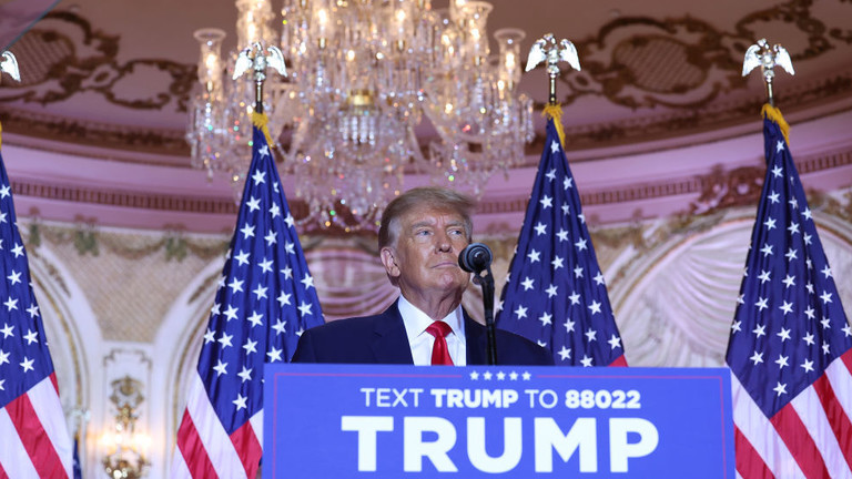Cựu Tổng thống Trump ẩn ý tái tranh cử dưới tư cách đảng thứ ba