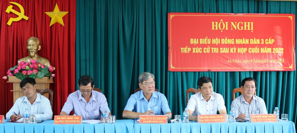 Đại biểu HĐND 3 cấp tiếp xúc cử tri thị trấn An Châu